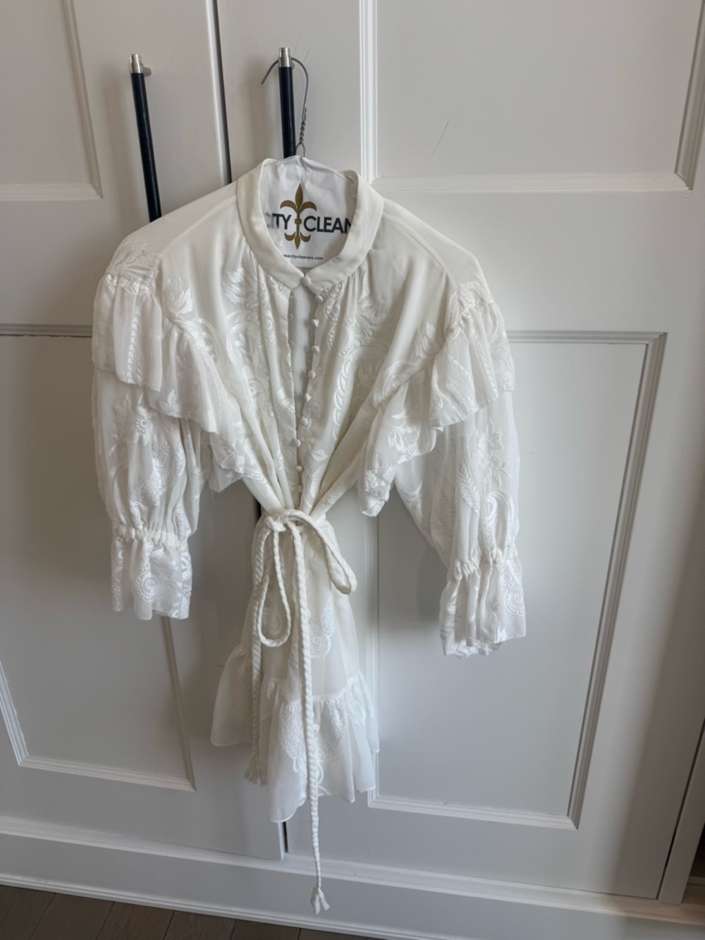 Alice + Olivia White Embroidered Tie-Waist Dress